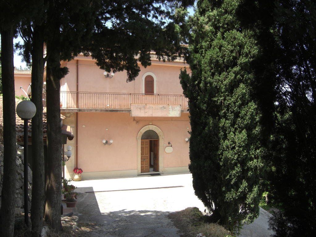קיארמונטה גולפי Albergo Villa Nobile מראה חיצוני תמונה