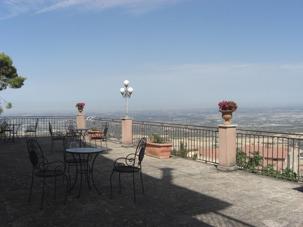 קיארמונטה גולפי Albergo Villa Nobile מראה חיצוני תמונה