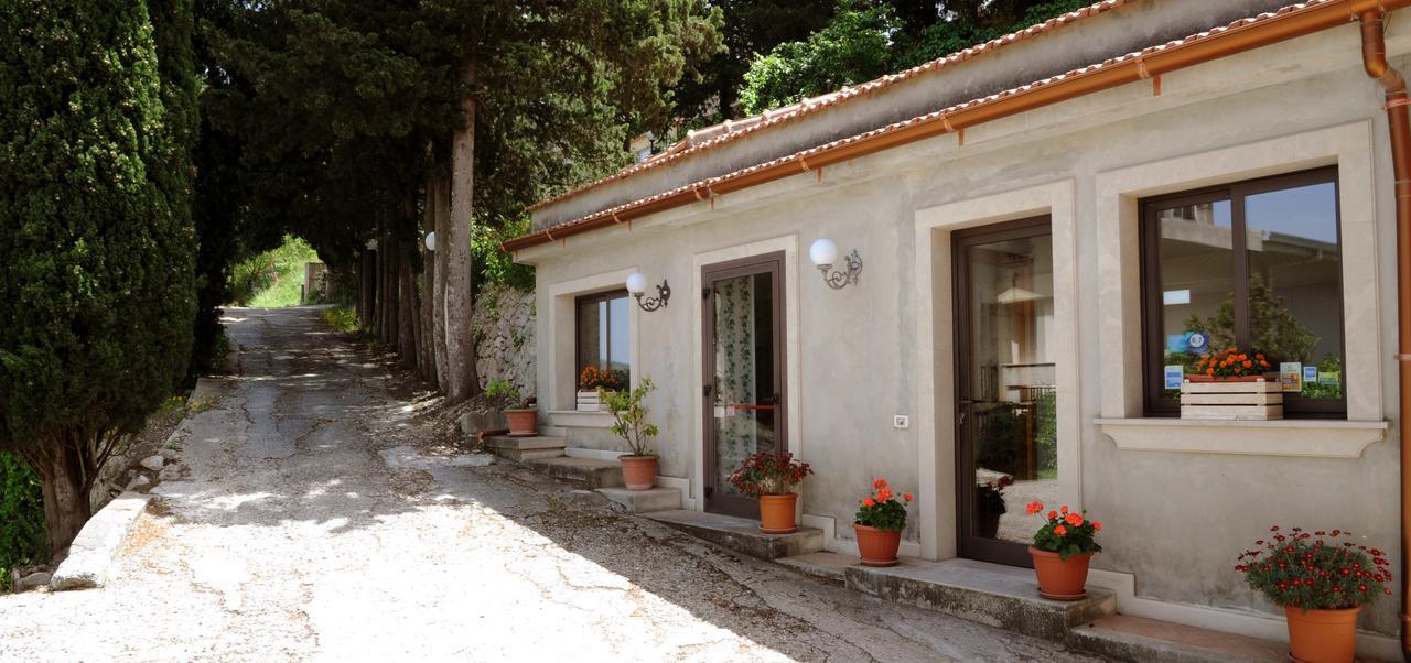 קיארמונטה גולפי Albergo Villa Nobile מראה חיצוני תמונה